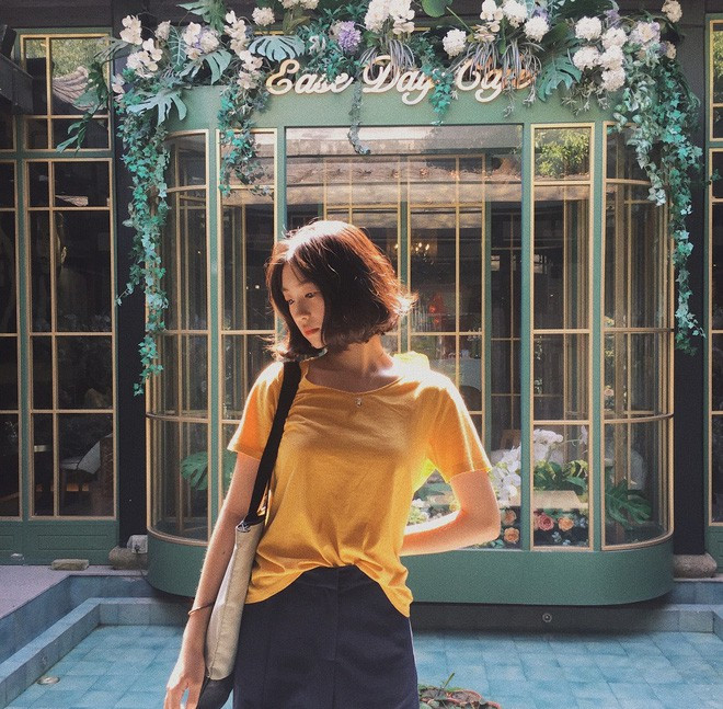 Góc nghiêng với lúm đồng tiền siêu cưng của Tư Kỳ cũng khiến không ít trái tim của anh em "rơi cái bộp".