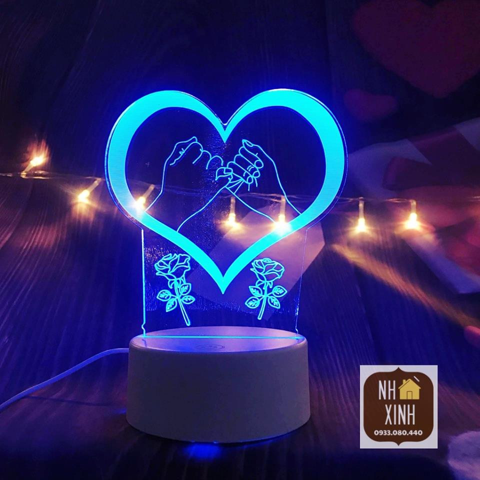 Nếu đối phương của bạn là người yêu thích công nghệ, thì những chiếc cốc phát sáng với nhiều hình thù ngộ nghĩnh bên trong quả là món quà đặc biệt trong ngày Valentine dành cho người đó. Không chỉ thỏa mãn về mặt công nghệ, món quà này còn giúp cho chủ nhân của chúng cảm thấy ấm lòng khi phát ra những tia sáng ấm áp.