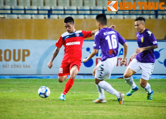 Sau khi để hụt hơi trong cuộc đua tới chức vô địch V.League với chính đối thủ Hà Nội T&amp;T thì chức vô địch cúp Quốc Gia 2016 là cơ hội cuối cùng để các cầu thủ Than Quảng Ninh tri ân các CĐV vùng đất Mỏ. Vì vậy, ngay khi bước vào những phút đầu trận đấu, đoàn quân của HLV Phan Thanh Hùng đã nhập cuộc hết mình và là người nắm thế chủ động trên sân.