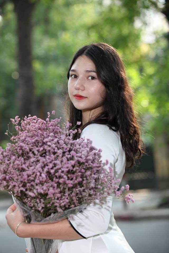 Diana Trần được chú ý khi tham gia cuộc thi học sinh thanh lịch của trường năm 2018 với giải Tài năng. Hiện tại, Diana đang là học sinh lớp 12D4.