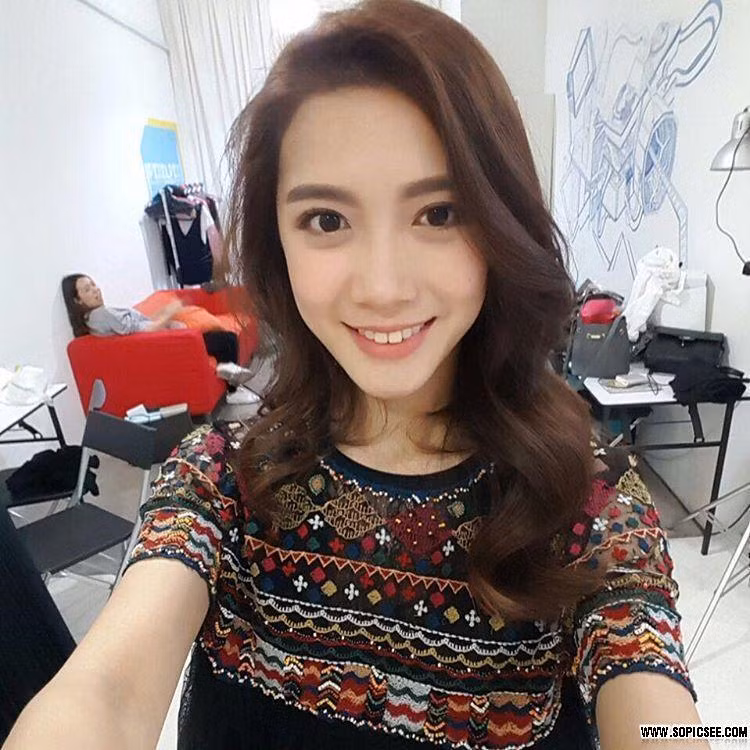 Với nhan sắc đẹp không tỳ vết, cô sinh viên xinh đẹp tên Lâm Tuyên Hảo làm khuynh đảo mạng xã hội và được dân mạng nhanh chóng đặt cho biệt danh "nữ thần đẹp không góc chết" của đất nước Malaysia. Ảnh trong bài: Instagram nhân vật.