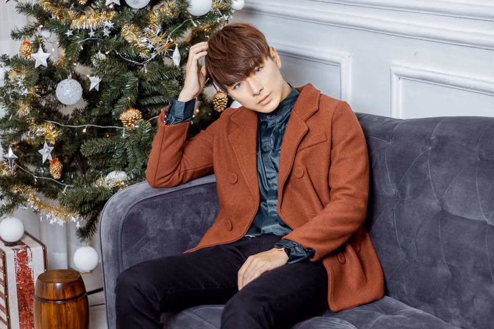 Điển trai, cơ bụng 6 múi và không chịu đứng dưới bóng của bạn gái tin đồn Chúng Huyền Thanh, Jay Quân đang cố gắng khẳng định bản thân và tạo tên tuổi riêng cho mình. Ảnh trong bài: Facebook nhân vật.