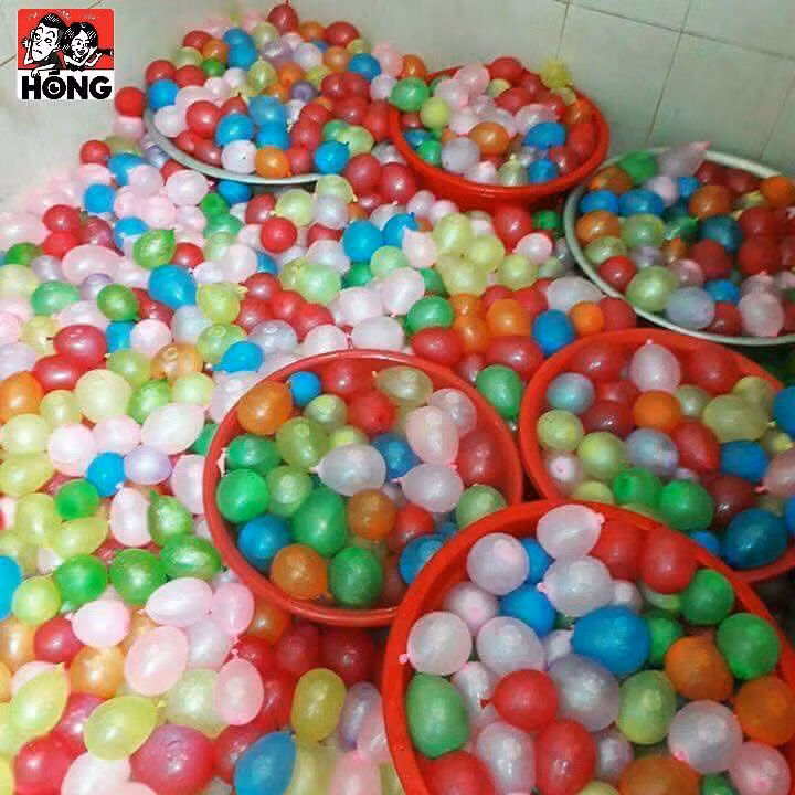 Còn nickname Ku Be Nguyen thì cho rằng: "Tổng kết cuối năm mà quất hẳn mấy xô bóng như kiểu chuẩn bị súng ống đạn dược mai em ra trận ý. Nhưng đáng yêu thật".