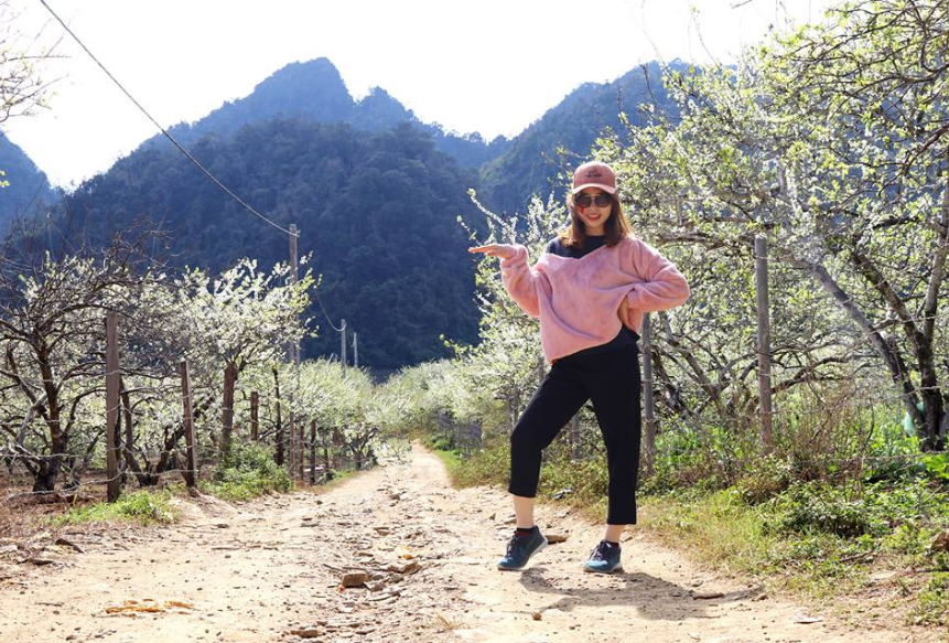 Câu chuyện được Huệ Nguyễn kể lại như sau: "Chuyện của mình trớ trêu quá! Câu chuyện cũng bắt đầu từ lúc anh chị mình chuyển sang chỗ khác để tiện công việc và mình phải ở một mình. Tối hôm đấy, mình sang phòng bên cạnh xin dùng nhờ một gia đình đang ở, có giải thích là chỉ dùng một hôm thôi và được anh chủ nhà đồng ý.