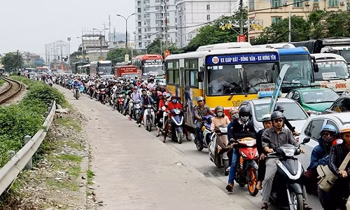 Se mo them tuyen pho di bo de xoa bo thoi quen di xe may