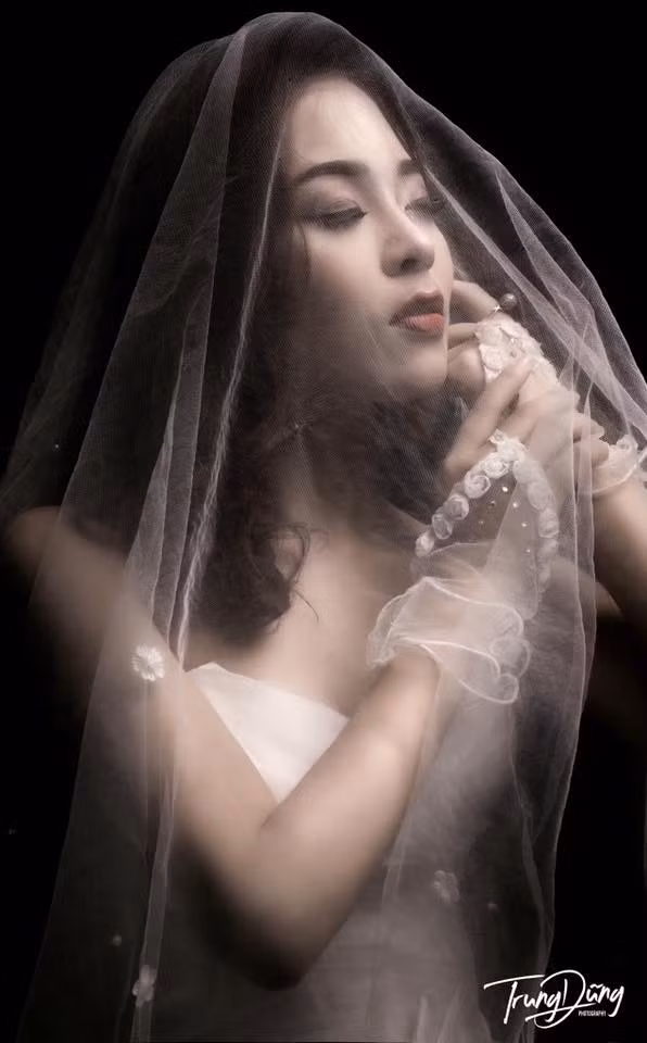 Sở thích của Phương Dung là dẫn chương trình và tham gia vào các hoạt động nghệ thuật, hoạt động xã hội nên nữ sinh tới từ Nam Định này đã chọn cách học song song cả hai trường đại học trên.