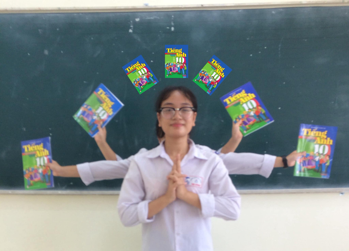 Bài đăng bức ảnh "SGK nghìn mắt, nghìn tay" nhanh chóng nhận được sự quan tâm của CĐM.