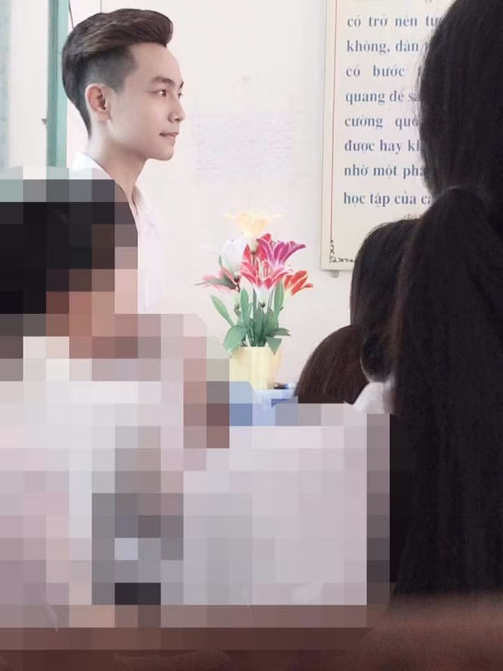 Ngay sau khi được đăng tải, rất nhiều những thông tin về chàng giáo viên trợ giảng tiếng Hàn tại Bắc Giang đã được dân mạng tìm kiếm. Theo một số nguồn tin đáng tin cậy thì anh chàng này tên là Đại (SN 1998) ở Tứ Sơn - Lục Nam - Bắc Giang.