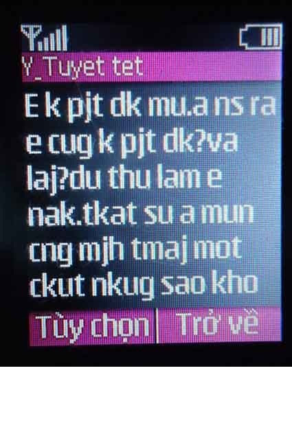 Còn với nhiều bạn trẻ thì việc viết tin nhắn bằng những chữ thay thế chẳng còn lạ. Loại ngôn ngữ này xuất hiện khi phương thức liên lạc bằng điện thoại bùng nổ. Khi nhắn tin bằng điện thoại di động, người ta thường có xu hướng viết tắt các từ, rút gọn câu, sử dụng tiếng lóng hoặc bỏ những chữ cái không cần thiết để tiết kiệm thời gian. Lâu dần, lối viết này trở thành trào lưu và được xem là “thời thượng” trong giới trẻ và đến giờ vẫn còn nhiều bạn lựa chọn sử dụng