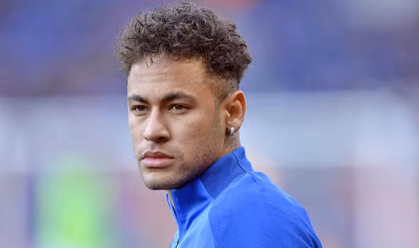 Sau thất bại 1-3 ở trận lượt đi vòng 16 Champions League, Neymar được cho đã thú nhận với Messi, anh hối hận vì rời Barca chạy sang PSG.