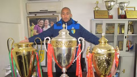 Mới đây, trang thể thao nổi tiếng châu Á là Football Channel đã liệt kê 5 ngôi sao ngoại đáng xem nhất V.League 2016. Để tăng cường cho hàng tiền đạo, CLB Hà Nội T&amp;T đã ký hợp đồng với Loris Arnaud, một cựu cầu thủ của CLB Paris Saint-Germain.