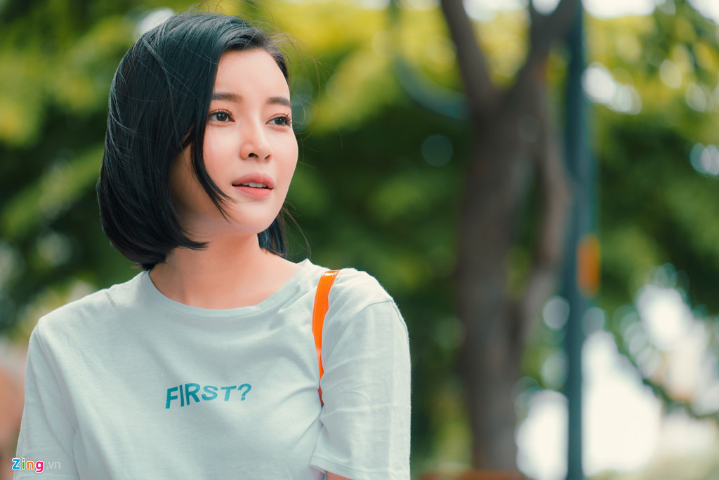 Cao Thái Hà từng làm việc trong lĩnh vực tài chính - ngân hàng và hiện được đánh giá là một trong những gương mặt diễn viên, người mẫu quảng cao rất triển vọng.