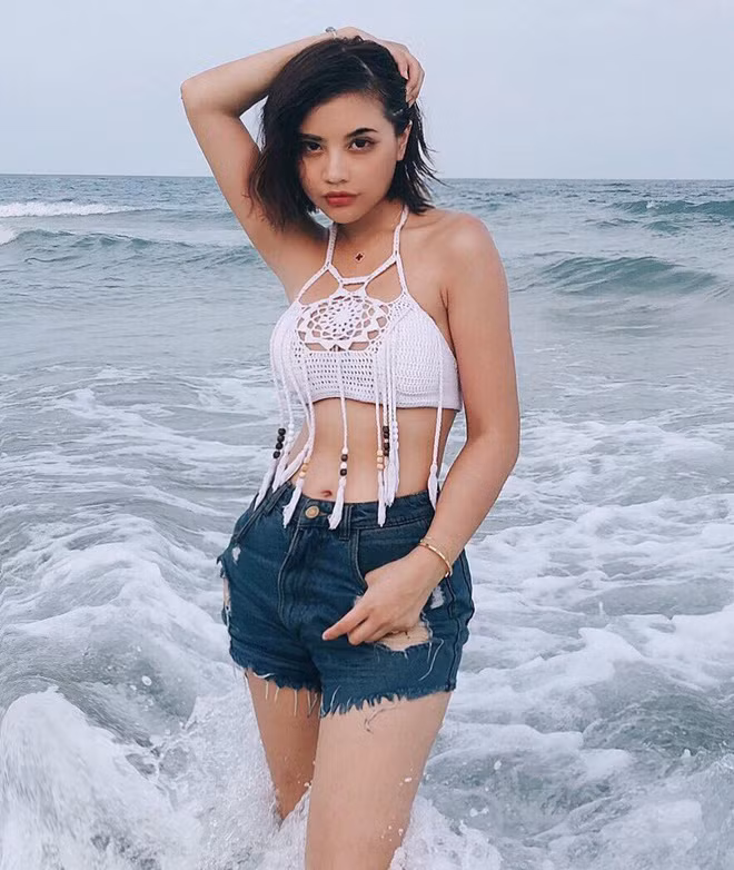 Chẳng là trên trang cá nhân của mình, những lúc bình thường Vienna khoe vẻ thần thái, sang chảnh. Thế nhưng, trong series ảnh vừa được tung ra cô nàng hot girl con lai Nhật - Thái này làm ai cũng ngã ngửa trước loạt ảnh trước và sau chỉnh sửa.