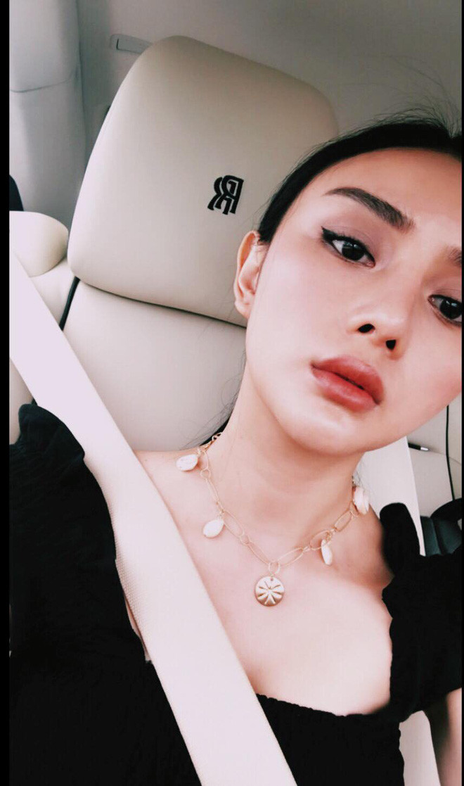 Angela Chu tên thật là Châu là cô gái xinh người Việt nhưng qua Thái Lan làm dâu được 2 năm.