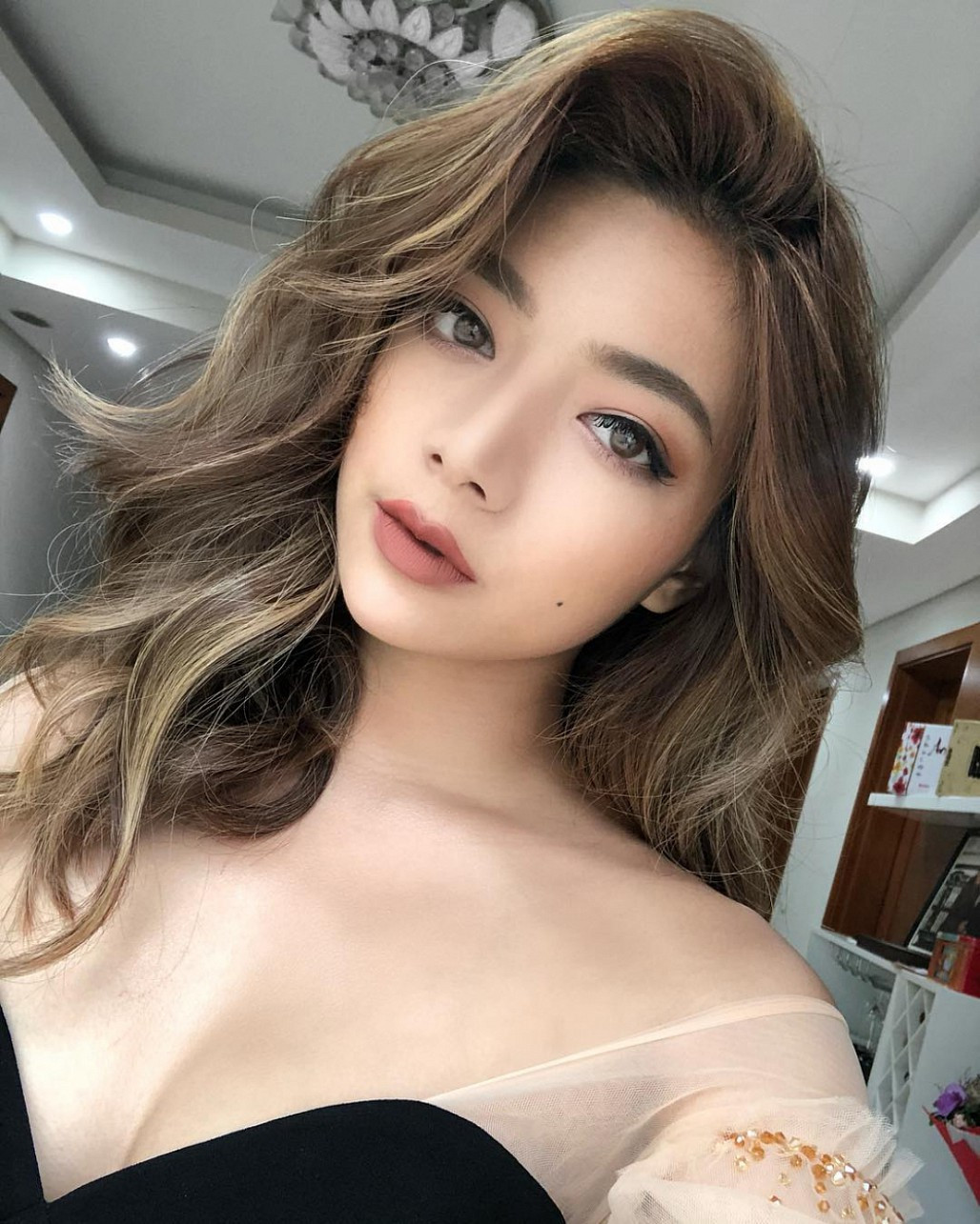 Katleen sở hữu thân hình tiêu chuẩn mà nhiều cô gái Việt ao ước: cao 1m65, nặng 50kg, số đo 3 vòng lần lượt là 81-61-93. Cô tiết lộ, bí quyết để có vóc dáng đẹp chính là tập võ và nhảy.