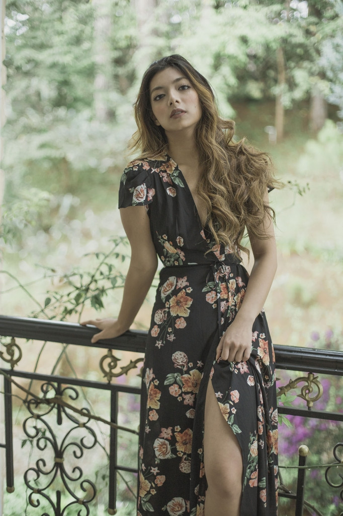 Các nhà làm phim, nhiếp ảnh gia cũng đã bắt đầu chú ý tới vẻ đẹp của Katleen. Cô cũng muốn nhân cơ hội này thử trong hai lĩnh vực nghệ thuật là diễn xuất và người mẫu ảnh.