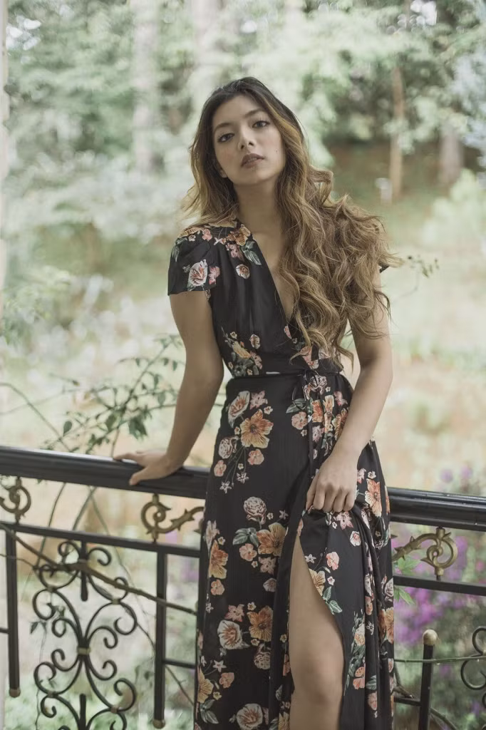 Các nhà làm phim, nhiếp ảnh gia cũng đã bắt đầu chú ý tới vẻ đẹp của Katleen. Cô cũng muốn nhân cơ hội này thử trong hai lĩnh vực nghệ thuật là diễn xuất và người mẫu ảnh.