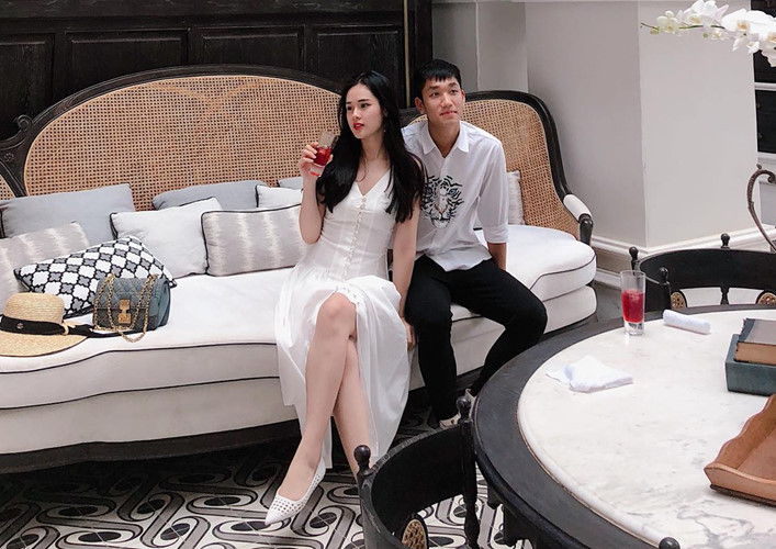 Trước đó, nhiều người đồn đoán nguyên nhân dẫn đến mâu thuẫn của cặp đôi đến từ việc Huyền Trang đi thi nhan sắc quá nhiều. Việc này xuất phát từ lời chia sẻ của Á hoàng trang sức 2015 rằng: "Trọng Đại không muốn tôi đi thi nhưng tôi nghĩ anh ấy hiện tại chỉ là người yêu và chúng tôi tôn trọng quyết định của nhau. Tôi vẫn sẽ làm những gì mà mình yêu thích vì tuổi trẻ chỉ đến có một lần".