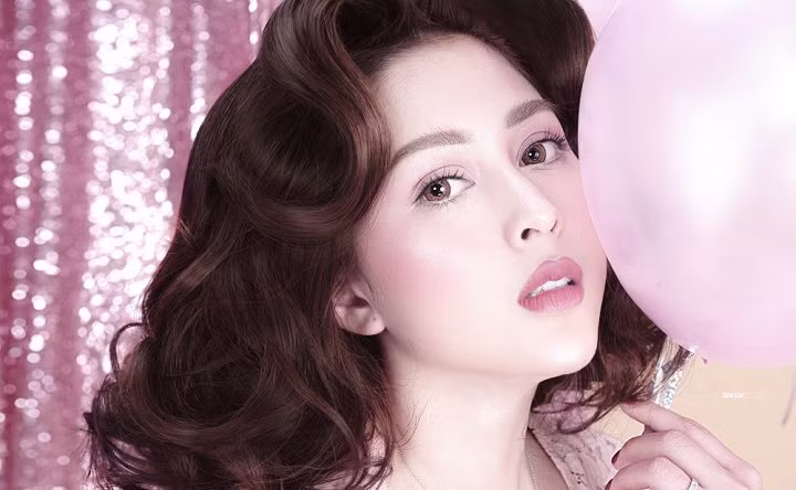 Cùng ngắm nhìn những hình ảnh cực đẹp của mỹ nữ Kem Xôi TV mới nổi khiến ai nấy đều phải nán lại ngắm nghía. Ảnh trong bài: Facebook nhân vật.