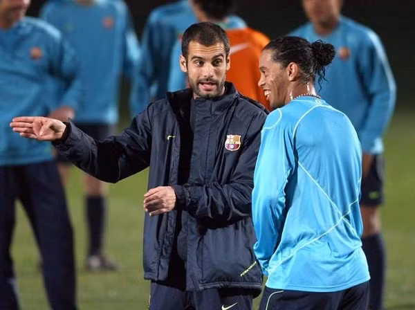 Trước Joe Hart rất nhiều những ngôi sao lớn của bóng đá thế giới cũng từng bị Pep "trừ khử", điển hình là Ronaldinho. Chơi 145 trận cho Barcelona, ghi được 70 bàn thắng, đạt được nhiều danh hiệu cao quý nhưng Ro “vẩu” vẫn phải ngậm ngùi ra đi khi cha đẻ của lối chơi Tiki-Taka lên nhậm chức tại Barca.