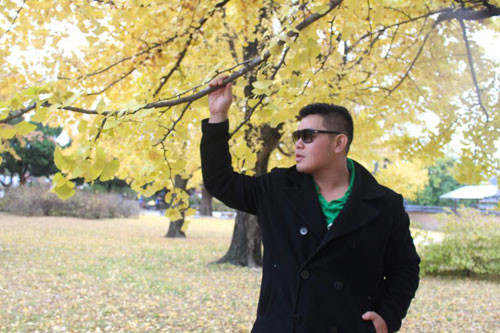 Vừa kết thúc chuyến hành trình du lịch thu Hàn Quốc bạn Phan Tấn Thịnh (TP HCM) chia sẻ rằng mùa thu Hàn Quốc rất đẹp, phong cảnh hữu tình ngập tràn trong sắc đỏ và vàng của của lá phong và lá ngân hạnh. Không khí ở đây trong lành và và se se lạnh. Những cảm xúc này làm anh bạn này nhớ đến bộ phim khá nổi tiếng của Hàn Quốc trước đây là "Trái tim mùa thu".