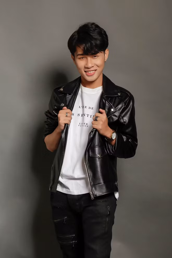 Dan hot girl Viet bi dan mang to cao chanh choe, kho gan