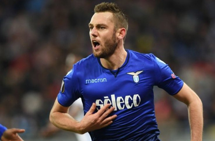 Sau khi Lazio thông báo nỗ lực đàm phán gia hạn hợp đồng với Stefan de Vrij đã thất bại, Inter đã nhanh chóng vào cuộc.