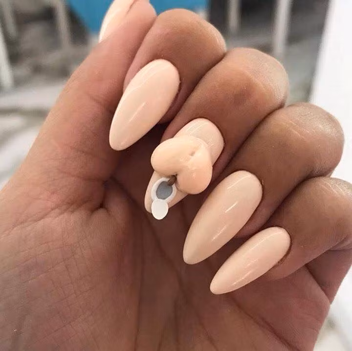 Những hình ảnh bộ nail tuy phản cảm, tế nhị nhưng vẫn được hội chị em yêu thích bởi sự độc đáo của nó.
