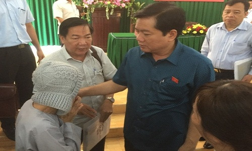 Bi thu Thang Noi voi dan khong chung chung vong vo