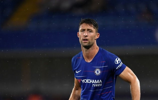 Arsenal đang ráo riết tăng cường nhân sự để chuẩn bị cho giai đoạn hai của mùa giải và họ sẵn sàng hút máu các CLB lớn kể cả MU và Chelsea bằng những cái tên như Eric Bailly và Gary Cahill.