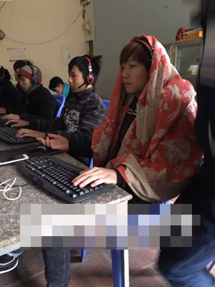 Những bức ảnh chế trong đợt rét kỷ lục thu hút được rất nhiều sự quan tâm chú ý của các cư dân mạng. Rất nhiều ý kiến của các "thánh mạng" với những lời lẽ hài hước đã được đưa ra.