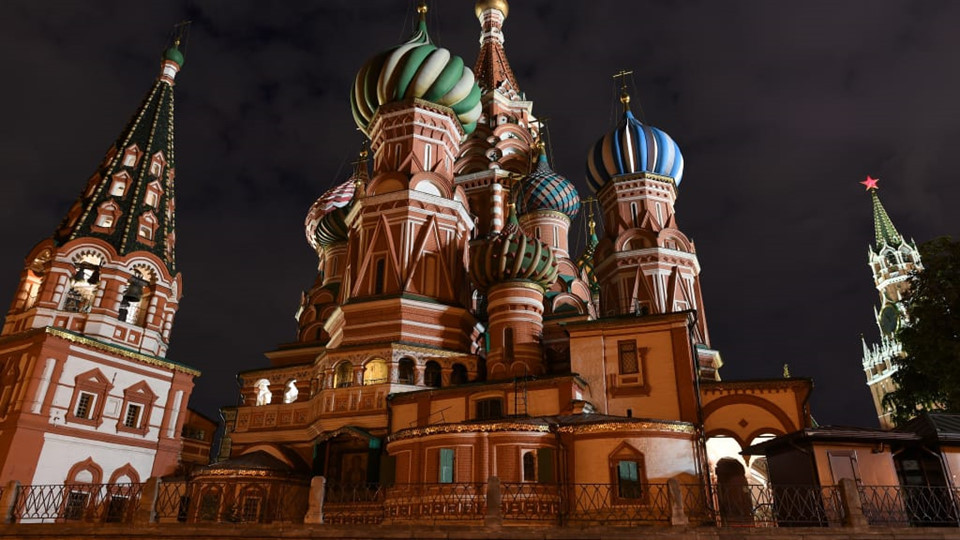 Theo ước tính của BTC World Cup 2018, nước Nga sẽ đón khoảng hơn 800.000 NHM từ nhiều hơn trên thế giới đến xem các trận đấu ở vòng chung kết World Cup 2018 diễn ra trong vòng một tháng tới.