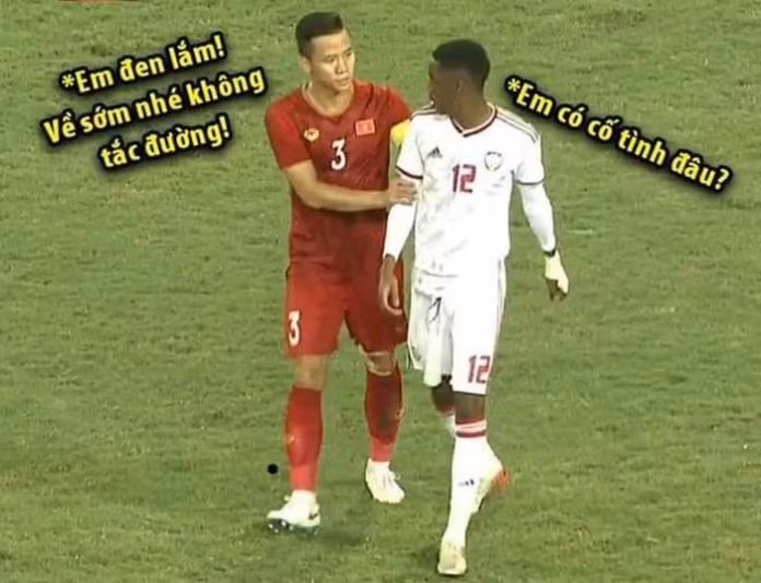 Mặc dù Tiến Linh là người ghi bàn giúp đội tuyển Việt Nam thắng UAE nhưng nhân vật được CĐM chế ảnh nhiều nhất lại là đội trưởng Quế Ngọc Hải với màn an ủi cầu thủ bị thẻ đỏ bên phía đối phương.