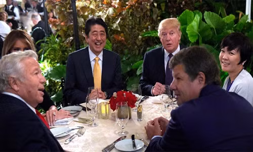 Bao ve gia dinh Tong thong Donald Trump vo cung ton kem