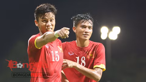 Quế Ngọc Hải cùng các đồng đội thể hiện quyết tâm tại trận đấu cuối cùng tại SEA Games 28. Ảnh: BĐP.