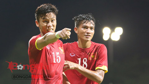 Quế Ngọc Hải cùng các đồng đội thể hiện quyết tâm tại trận đấu cuối cùng tại SEA Games 28. Ảnh: BĐP.