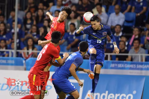 Dù rất cố gắng nhưng U23 Việt Nam chưa tạo được nhiều cơ hội ăn bàn về khung thành U23 Thái Lan.