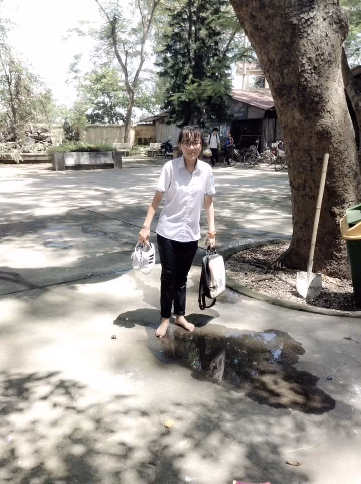 Ngoài thời gian học tập, Phương Anh luôn dành sự quan tâm cho Hải, thường dõi theo những buổi tập của cậu bạn (khi đó đang học lớp 10) ở CLB Hà Nội T&amp;T.