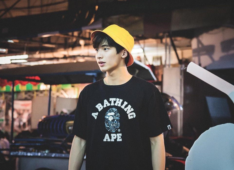 Không chỉ sở hữu góc mặt nghiêng thần thánh, Ponlawit còn có chiều cao lý tưởng 1m80.