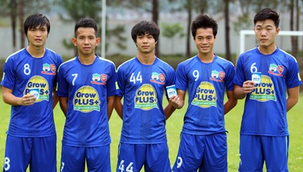 Vậy nên nhiều người đặt ra câu hỏi rằng, phải chăng để bộ 3 Công Phượng, Tuấn Anh, Xuân Trường ra đi lại là cơ hội để các cầu thủ còn lại phát huy được tài năng của mình.