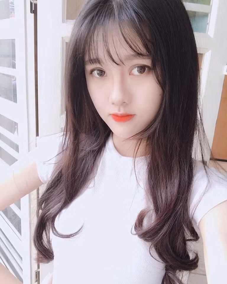 Với chiều cao 1m77, Mòe được nhiều người ví chẳng thua kém người mẫu. Thậm chí, có người còn khuyên cô bạn nên dấn thân vào các cuộc thi người đẹp.