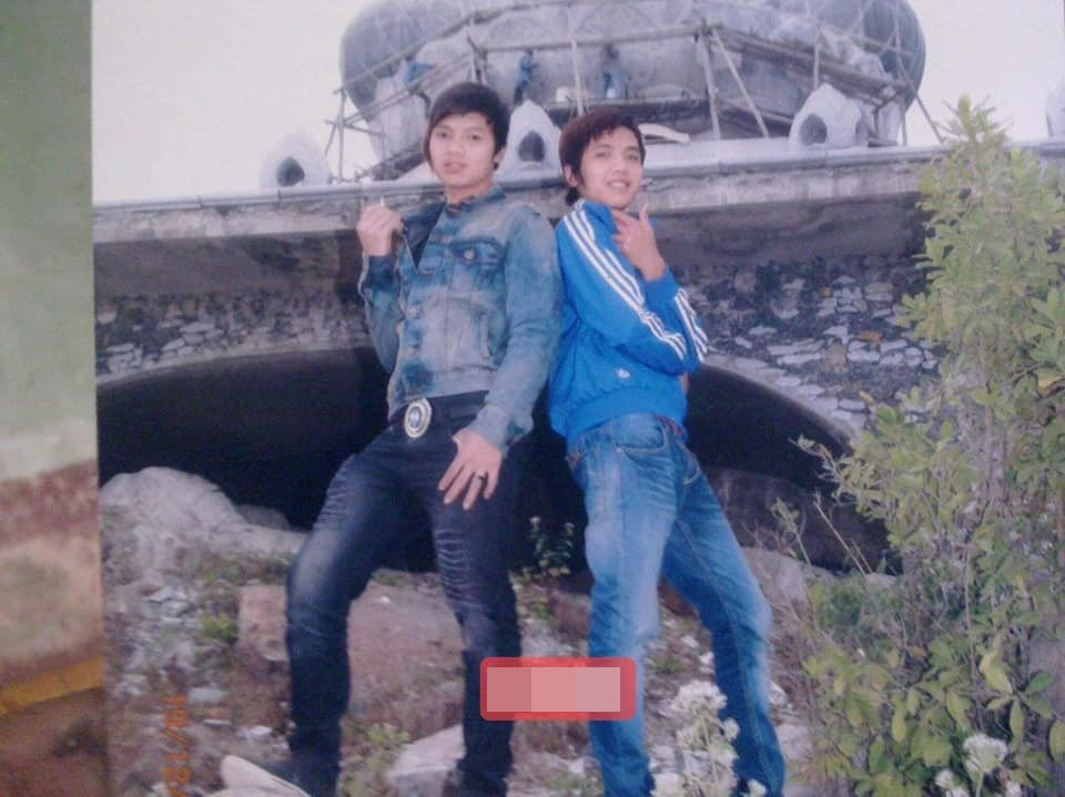 Cụ thể, theo chia sẻ vị lãnh đạo trường THCS Tam Sơn cho biết Khá Bảnh nghỉ học sớm là do học lực yếu, chứ không phải bị đuổi học do đánh nhau như một số thông tin đăng tải trên mạng.