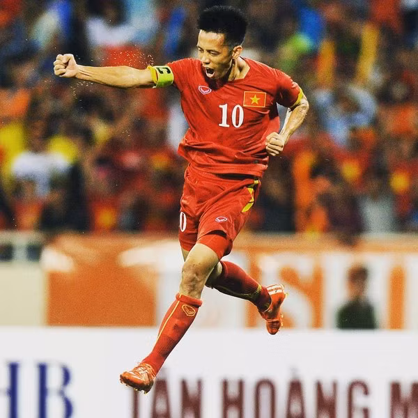 Van Quyet duoc FIFA tuong thuong tren trang Instagram chinh thuc