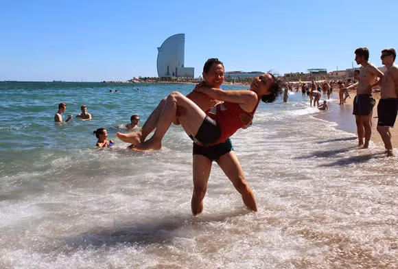 Những bức ảnh đó không chỉ lưu lại những khoảnh khắc đẹp mà nó còn là thứ để khoe với bạn bè về chuyến du lịch của mình.