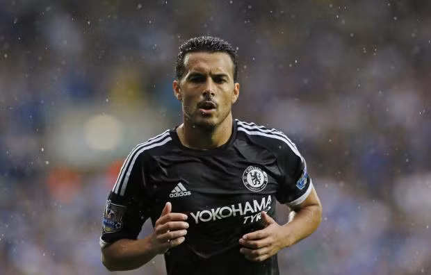 Một ngôi sao gây thất vọng khác của Chelsea đó là Pedro. Cựu cầu thủ của Barca gia nhập Chelsea với giá 27 triệu bảng nhưng những gì tiền đạo này để lại đó là 1 đường kiến tạo và 1 bàn thắng. Sau đó dường như anh trở thành người tàng hình tại đội bóng thành London.
