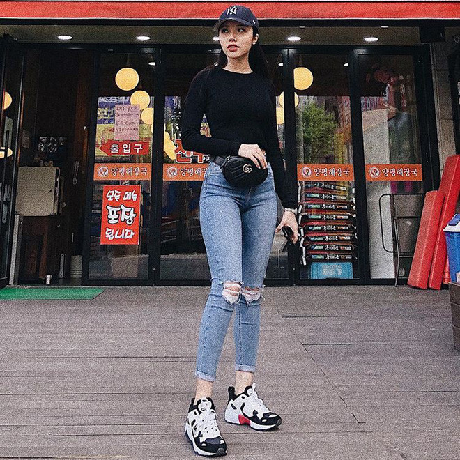 Các cô gái đi tập gym&#x8;, cơ thể săn chắc với những đường cong đạt đến độ nóng bỏng, đặc biệt may mắn được trời phú thêm một gương mặt đẹp thì thì việc các chàng trai xếp hàng xin làm người yêu là điều không còn hiếm trên MXH. Cái tên Liin Nguyễn cũng là trường hợp như vậy khi sở hữu được 2 yếu tố thân hình nóng bỏng và gương mặt đẹp.