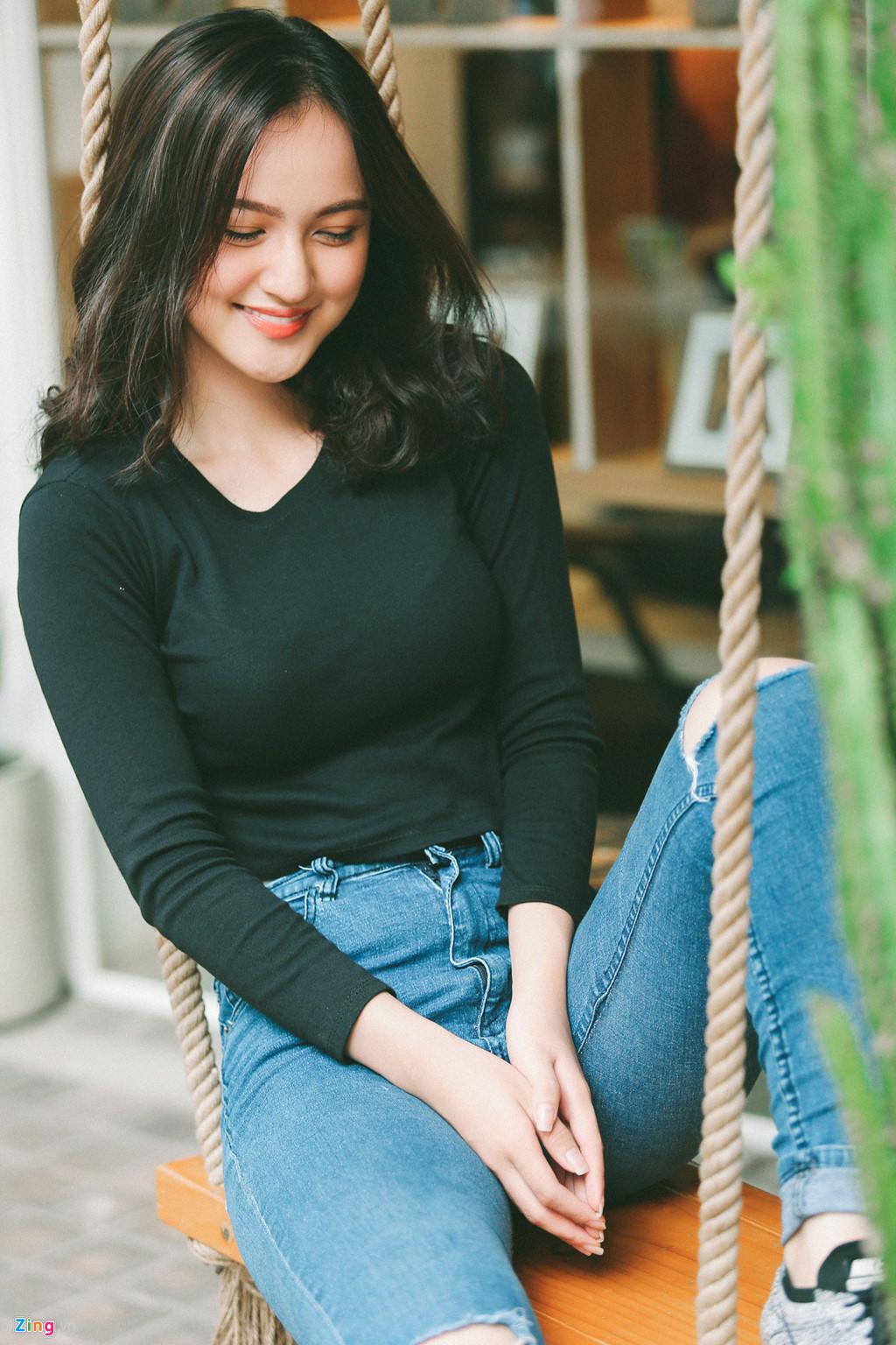 Nhiều dân mạng phải công nhận rằng, dù có xuất hiện trong bất cứ hoàn cảnh nào, Mai Tây cũng phải xinh tuyệt đối và tỏa sáng lung linh so với người đứng cạnh.