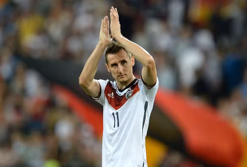 1. Miroslav Klose (ĐT Đức, 16 bàn sau 24 trận đấu ở 4 kỳ World Cup).