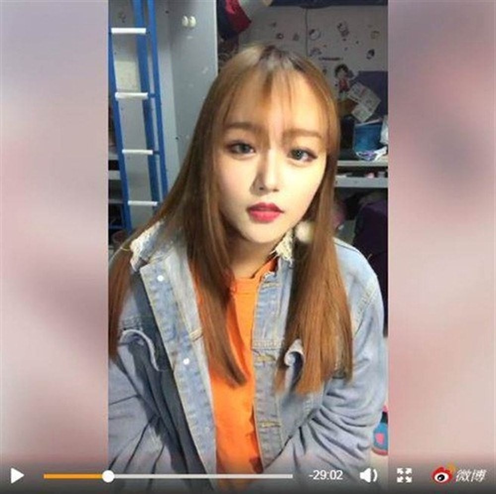 Thời gian qua, streamer là công việc được nhiều bạn trẻ tại Việt Nam lựa chọn bên cạnh bán hàng online. Trước nhu cầu ngày càng gia tăng cũng như có nhiều kênh hệ thống hỗ trợ công việc stream như: CSM Talk (Talktv) hay Azubu… stream đã dần phổ biến và trở thành một nghề dành cho giới trẻ Việt.