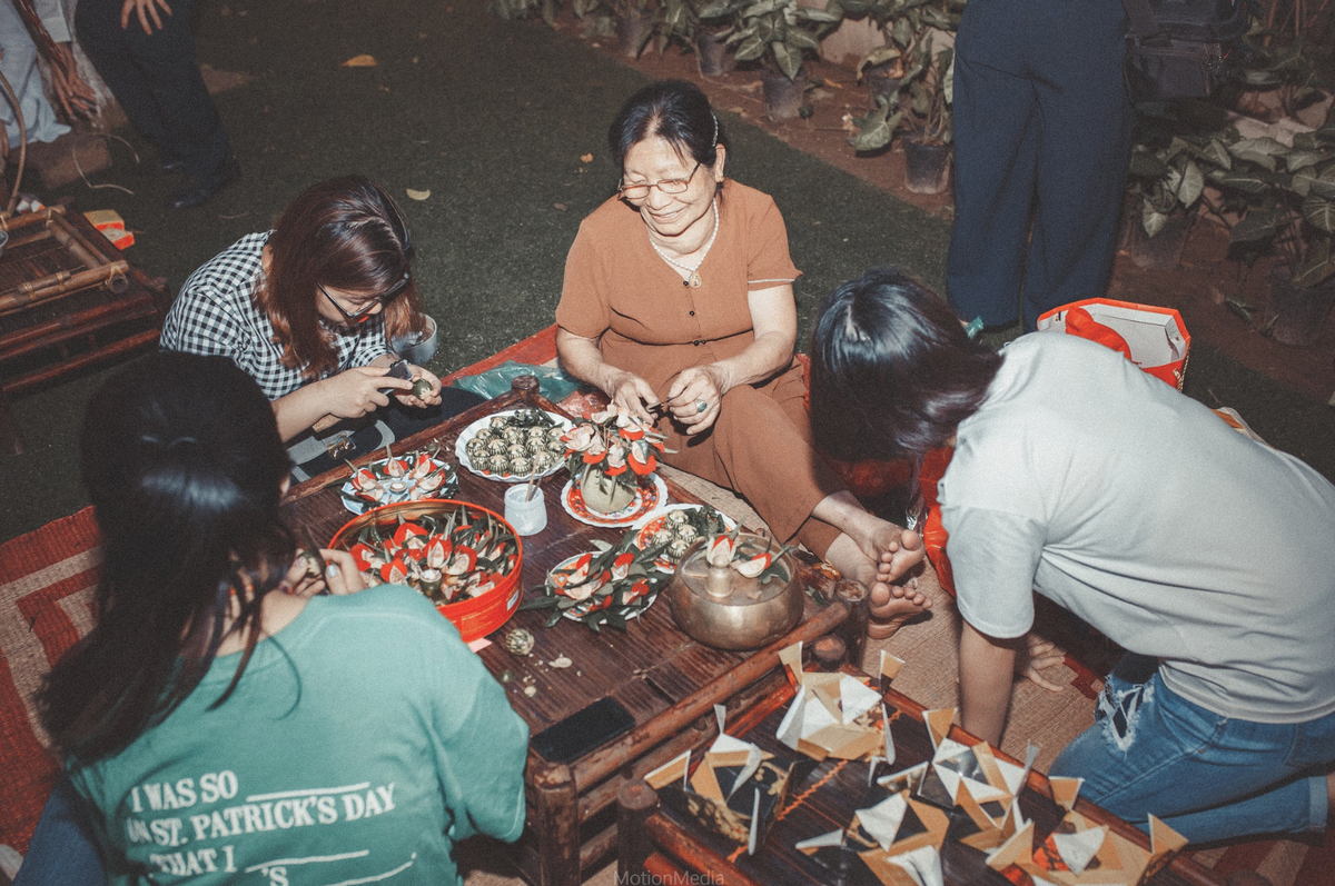 Tem chầu cũng là một nghệ thuật trong đám cưới ngày xưa.